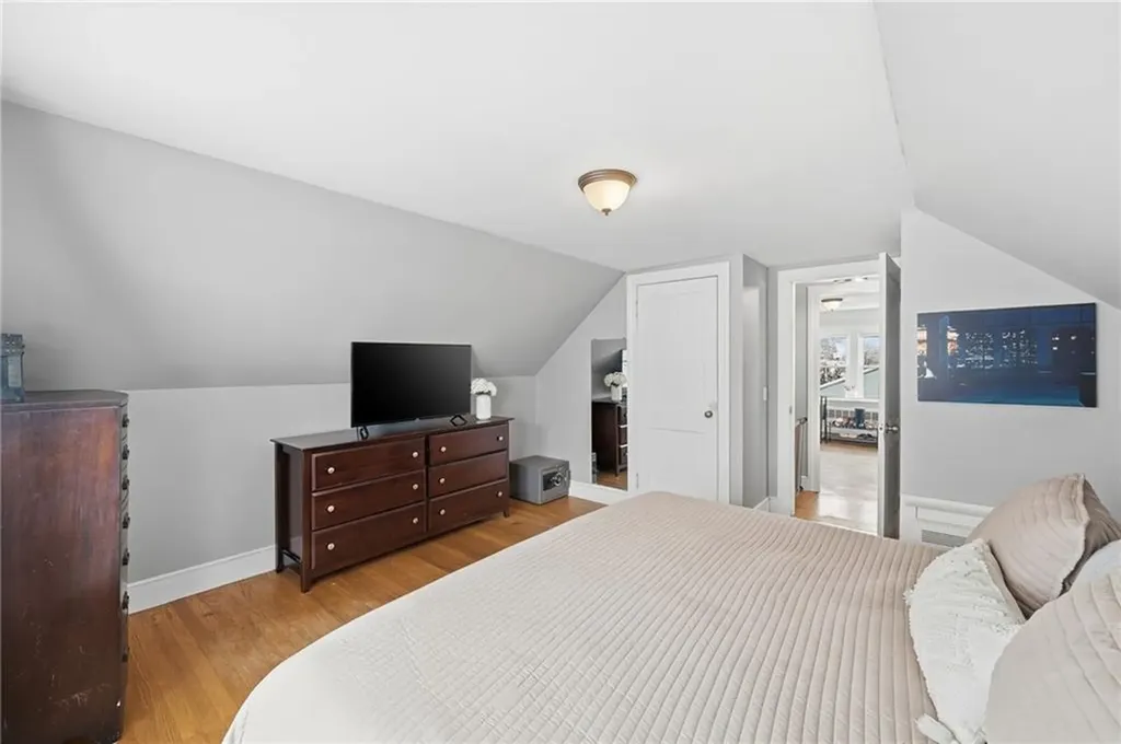 11 Gladding Street Bristol RI 02809