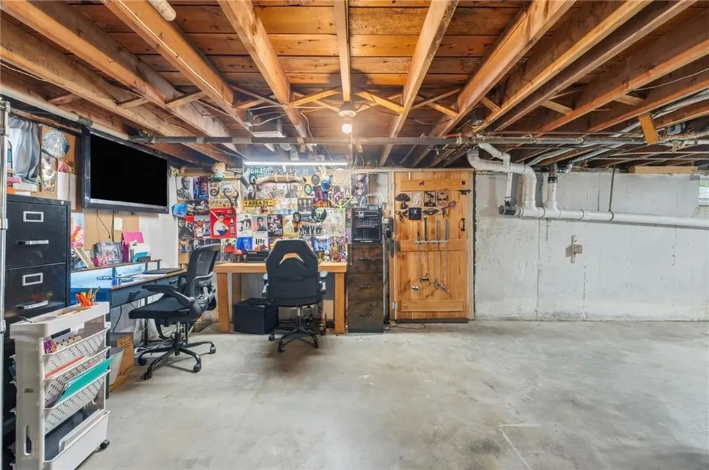 11 Gladding Street Bristol RI 02809