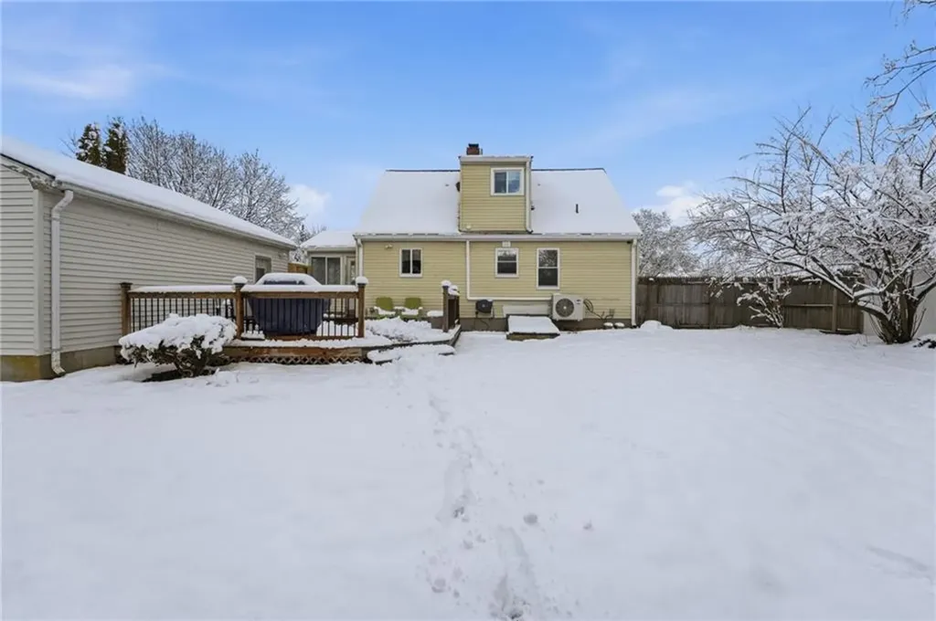 11 Gladding Street Bristol RI 02809