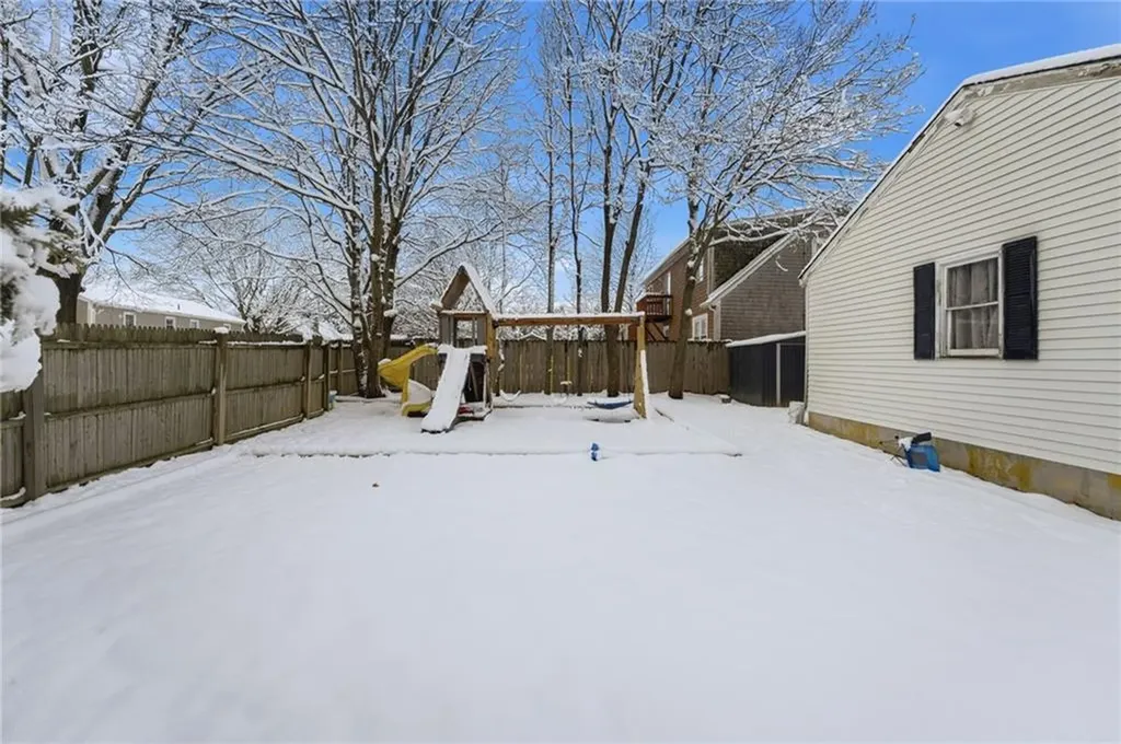 11 Gladding Street Bristol RI 02809