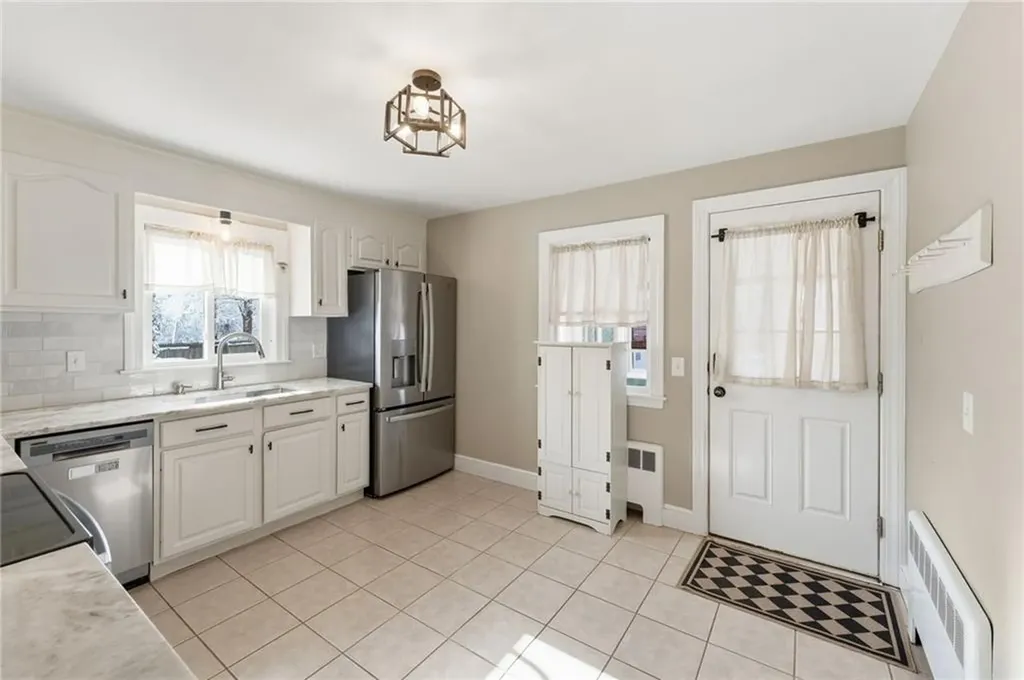 11 Gladding Street Bristol RI 02809