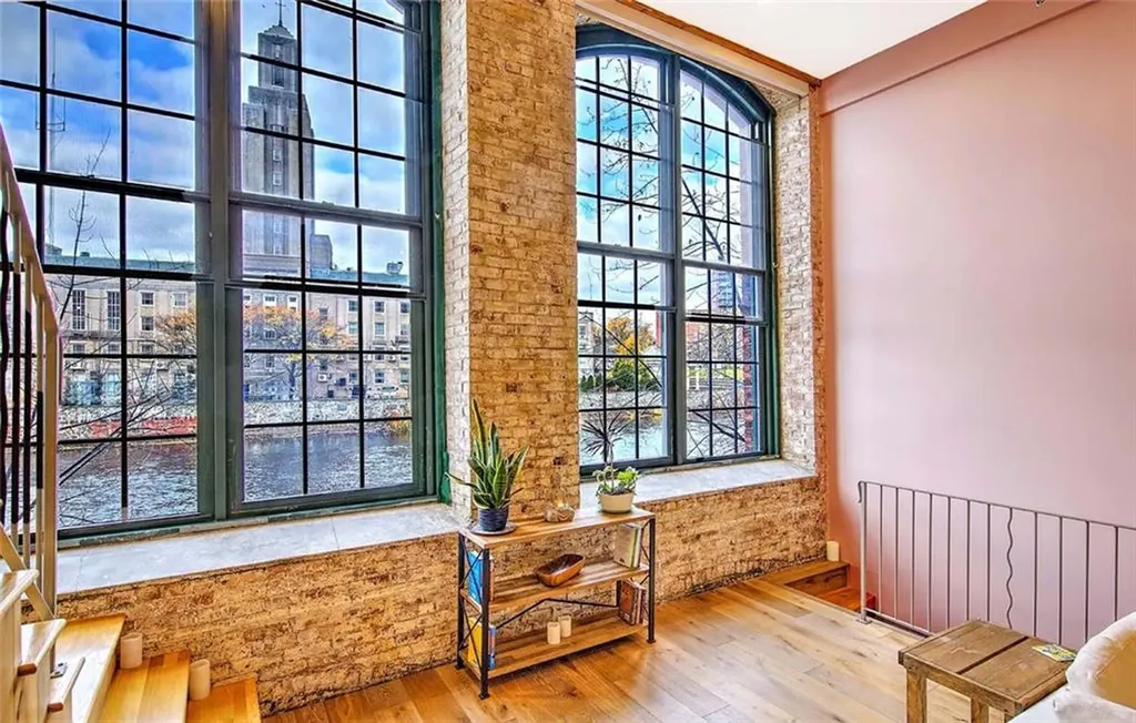 10 Exchange Court Pawtucket RI 02860