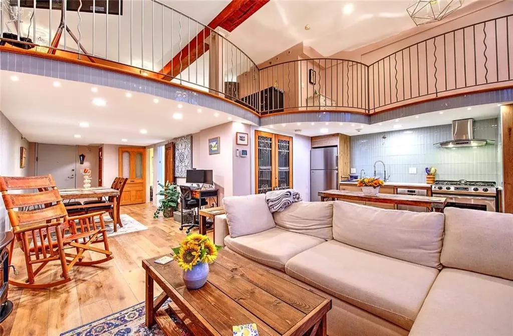 10 Exchange Court Pawtucket RI 02860