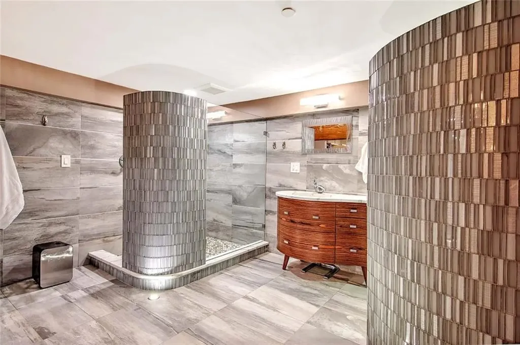 10 Exchange Court Pawtucket RI 02860