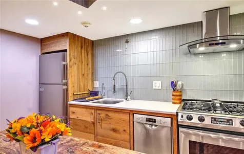 10 Exchange Court Pawtucket RI 02860