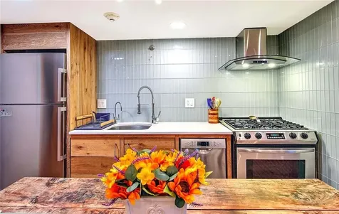 10 Exchange Court Pawtucket RI 02860