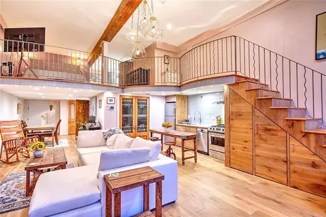 10 Exchange Court Pawtucket RI 02860