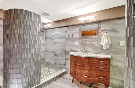 10 Exchange Court Pawtucket RI 02860