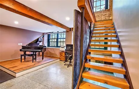 10 Exchange Court Pawtucket RI 02860