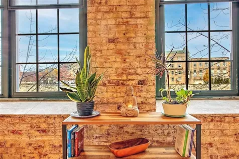 10 Exchange Court Pawtucket RI 02860