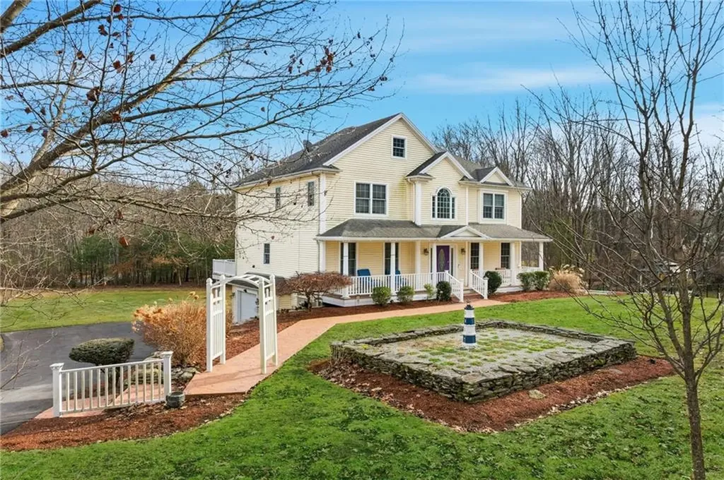 100 Hanton Road North Smithfield RI 02896