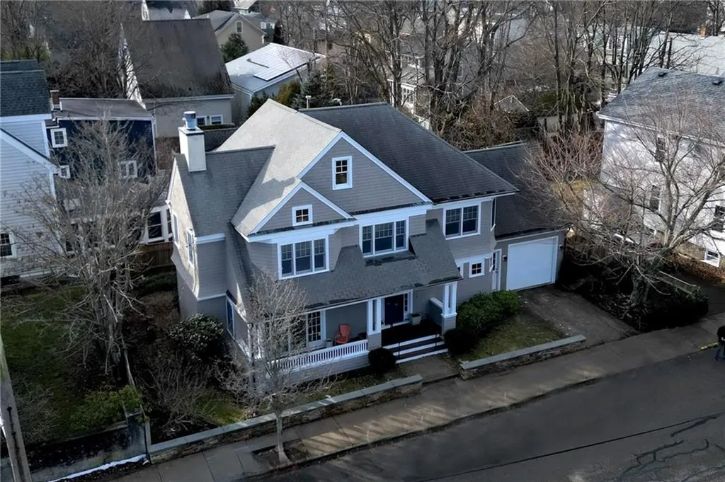 28 Pond Avenue Newport RI 02840