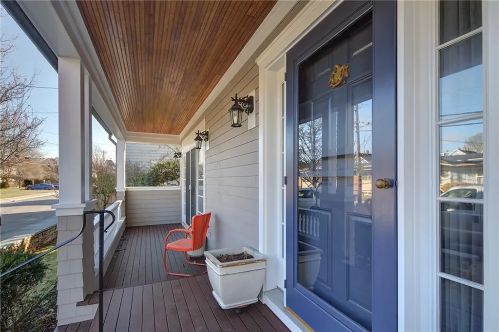 28 Pond Avenue Newport RI 02840
