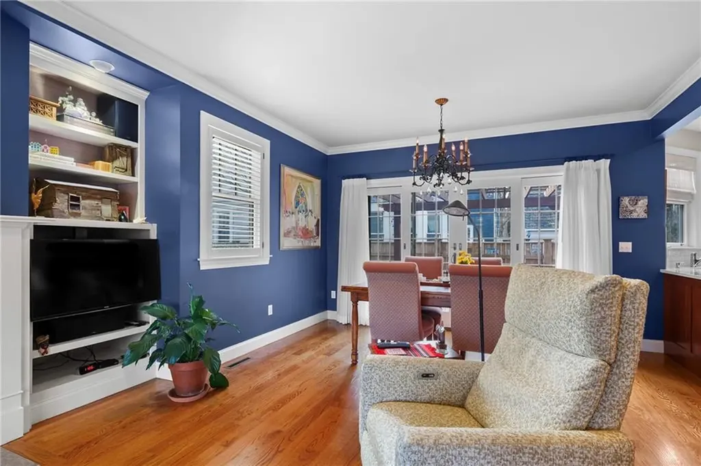 28 Pond Avenue Newport RI 02840