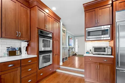 28 Pond Avenue Newport RI 02840