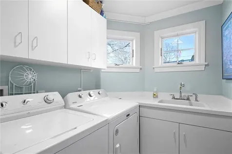 28 Pond Avenue Newport RI 02840