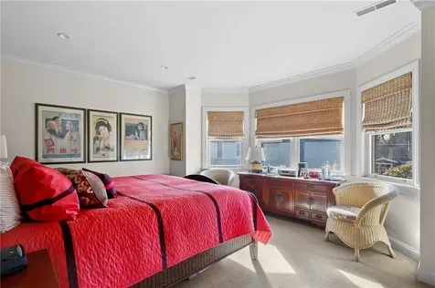 28 Pond Avenue Newport RI 02840