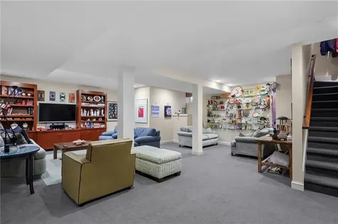 28 Pond Avenue Newport RI 02840