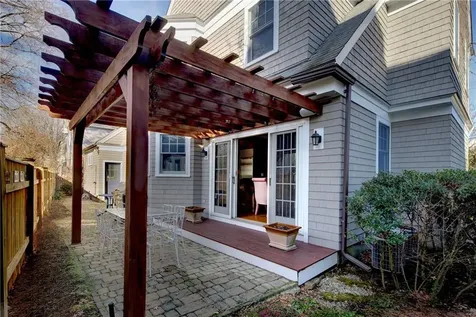 28 Pond Avenue Newport RI 02840