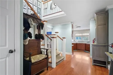 28 Pond Avenue Newport RI 02840