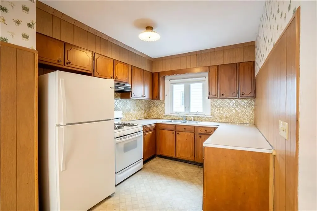 15 17 Taft Avenue Providence RI 02906