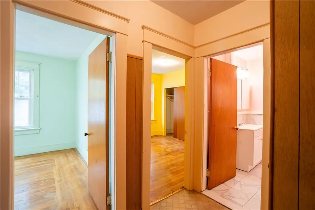 15 17 Taft Avenue Providence RI 02906