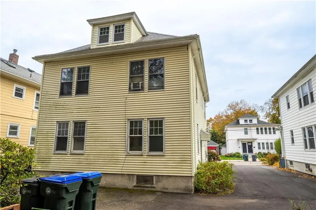 15 17 Taft Avenue Providence RI 02906