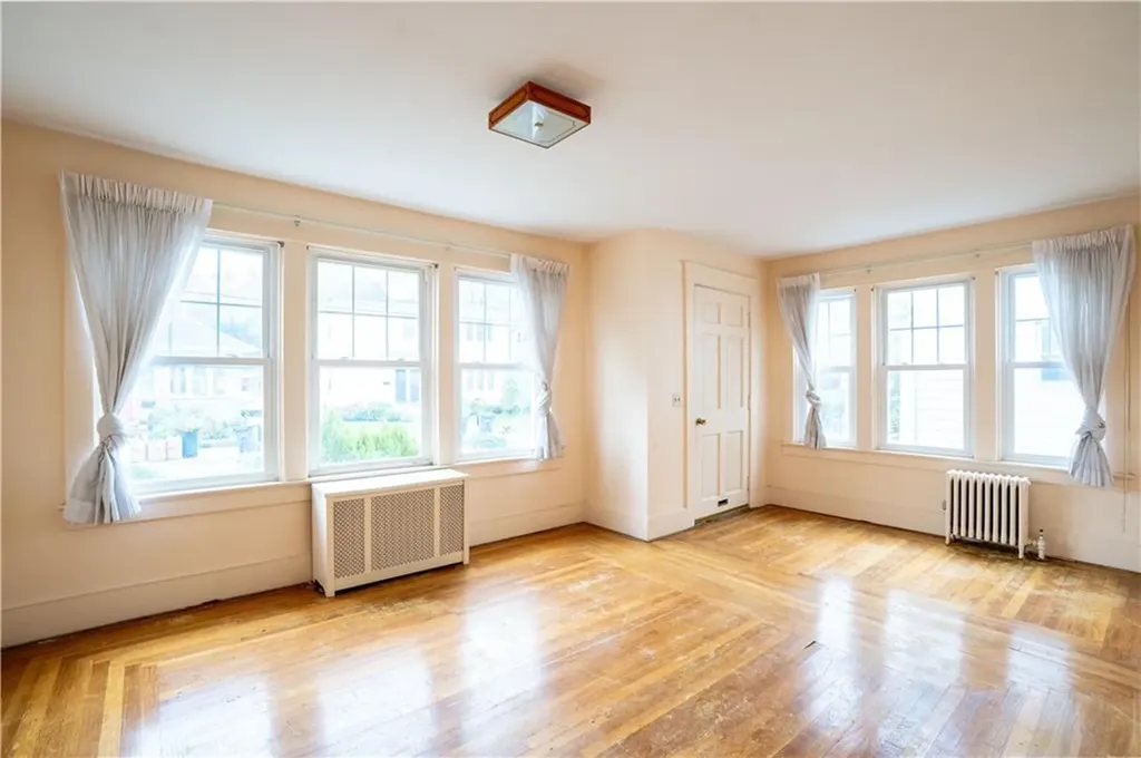 15 17 Taft Avenue Providence RI 02906