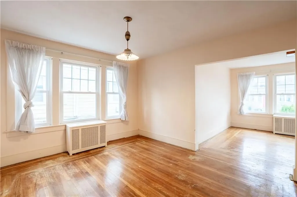 15 17 Taft Avenue Providence RI 02906