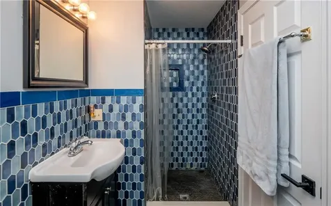 83 Valley Lane Portsmouth RI 02871