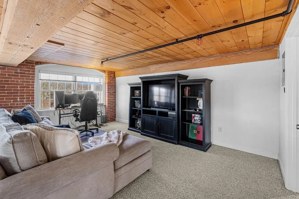 1 Tupperware Drive North Smithfield RI 02896