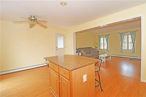359 Main Road Tiverton RI 02878