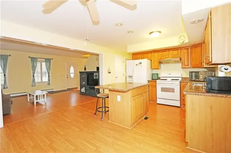 359 Main Road Tiverton RI 02878