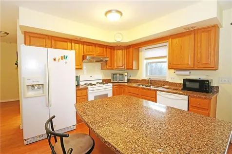 359 Main Road Tiverton RI 02878