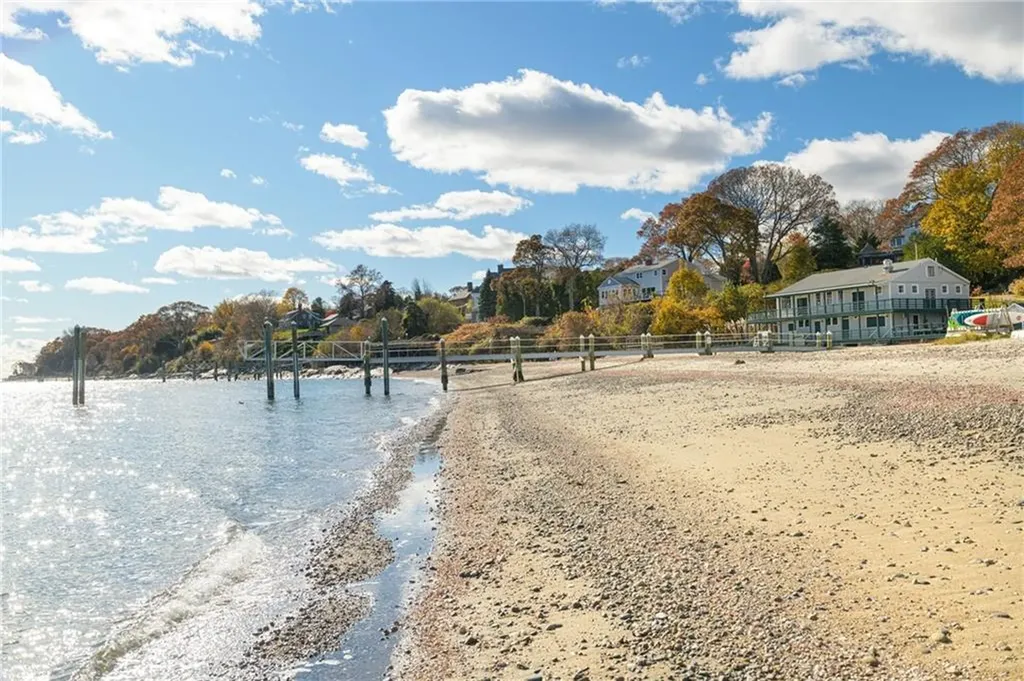 227 Fleetwood Drive North Kingstown RI 02874