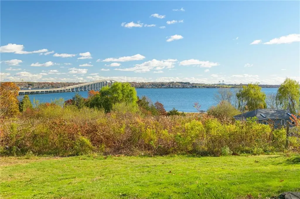 227 Fleetwood Drive North Kingstown RI 02874