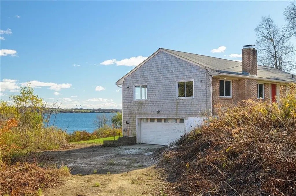 227 Fleetwood Drive North Kingstown RI 02874