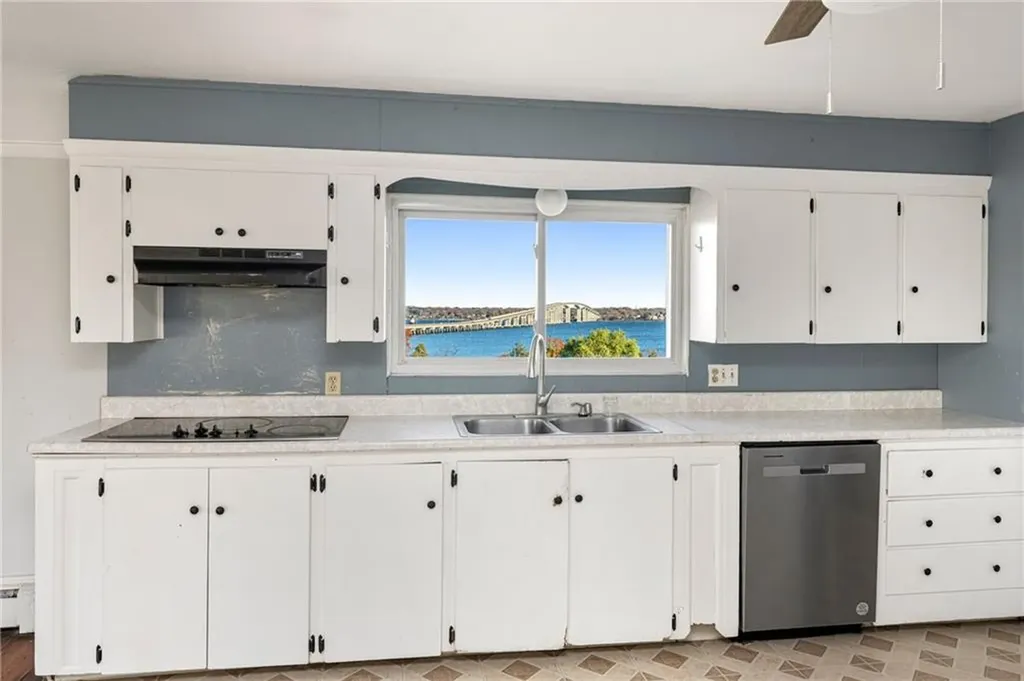 227 Fleetwood Drive North Kingstown RI 02874