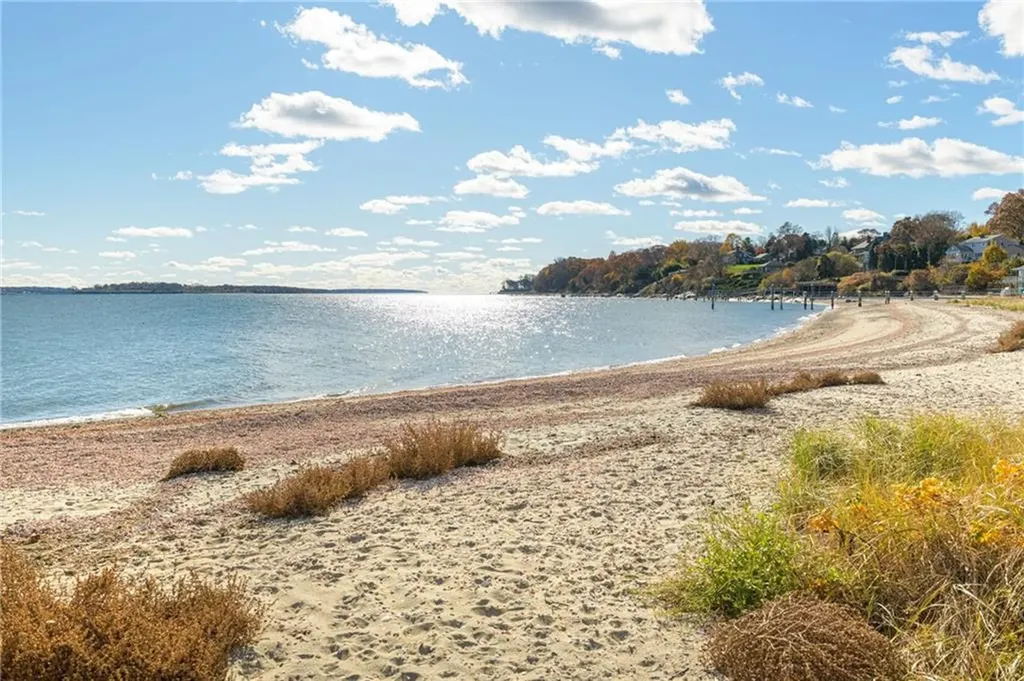 227 Fleetwood Drive North Kingstown RI 02874