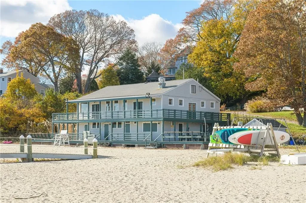 227 Fleetwood Drive North Kingstown RI 02874