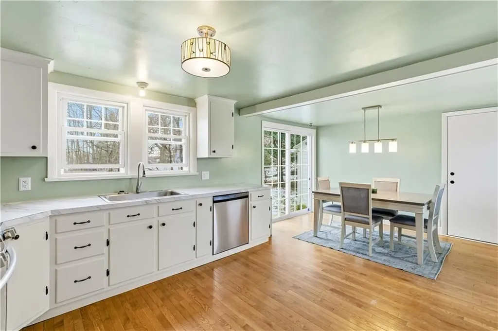 37 Columbus Avenue North Providence RI 02911