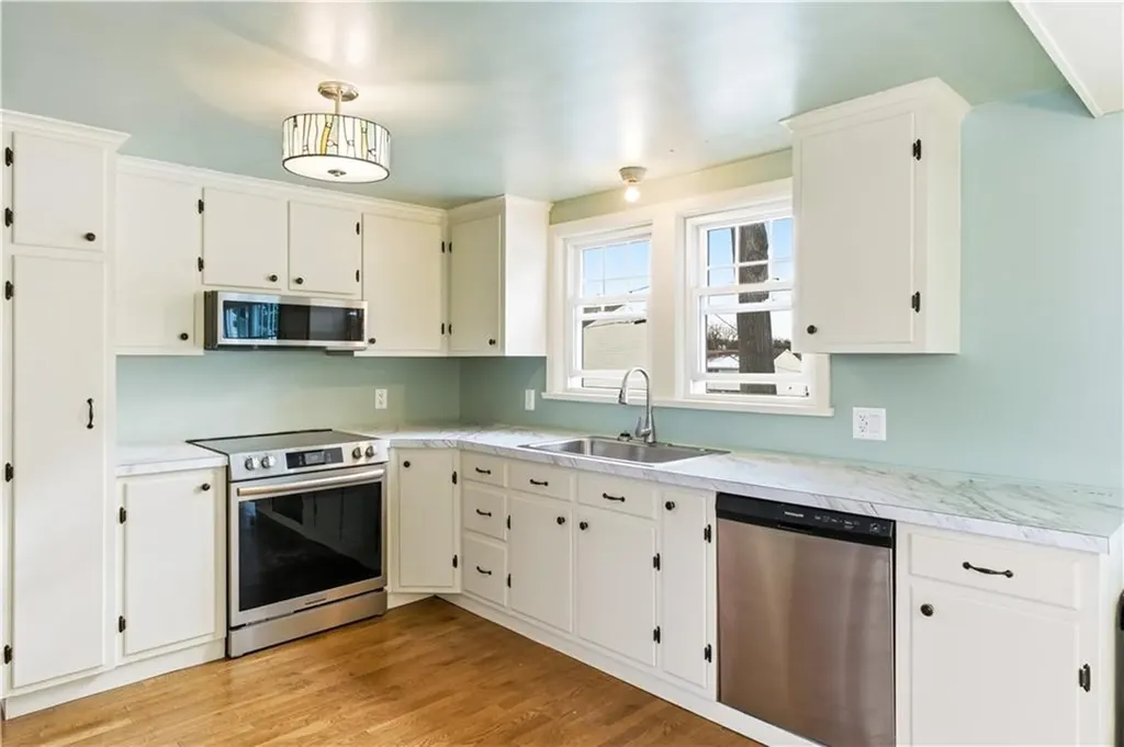 37 Columbus Avenue North Providence RI 02911