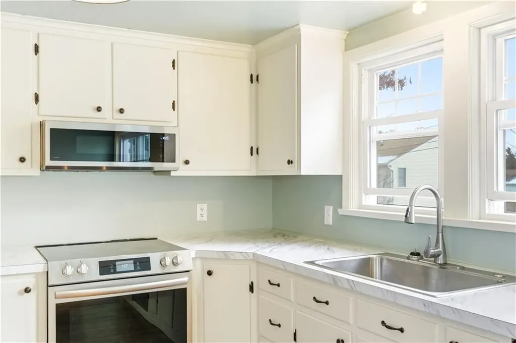 37 Columbus Avenue North Providence RI 02911