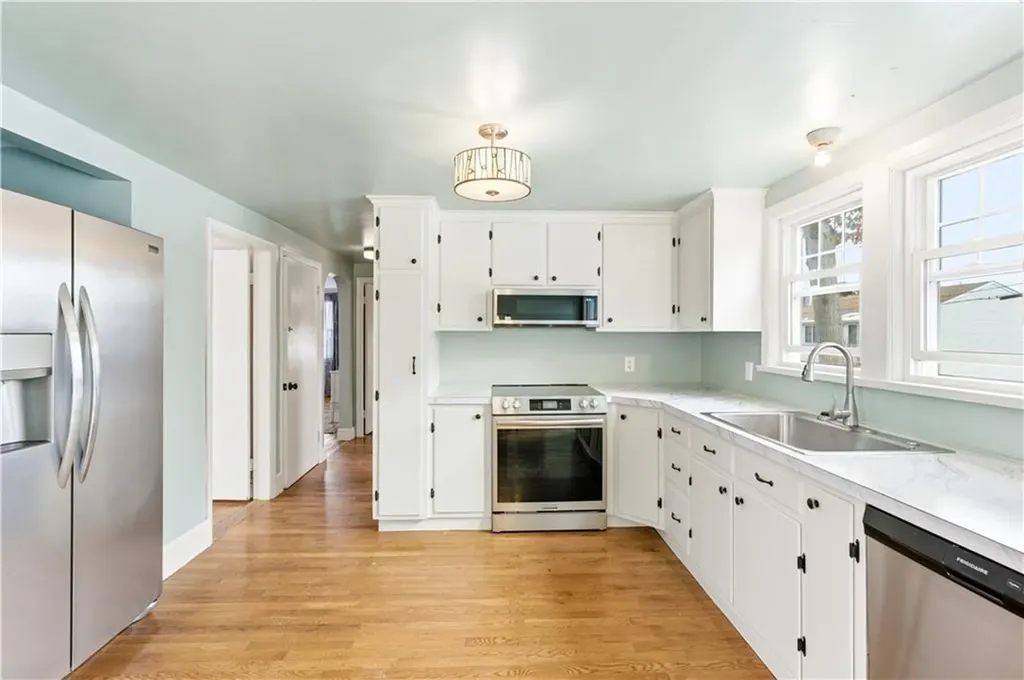 37 Columbus Avenue North Providence RI 02911