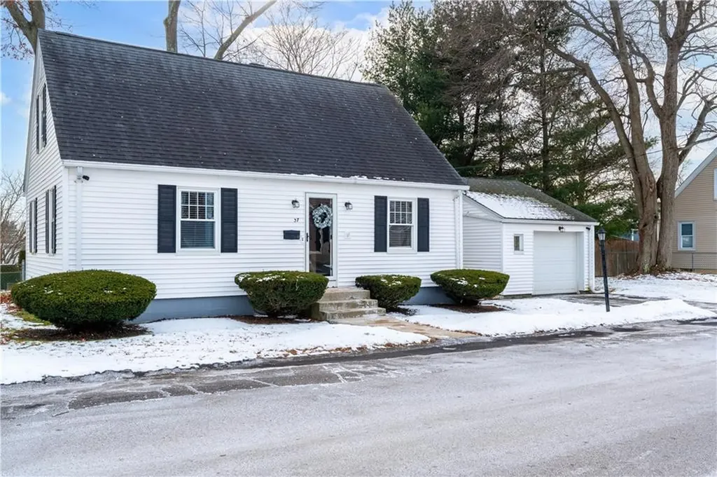 37 Columbus Avenue North Providence RI 02911