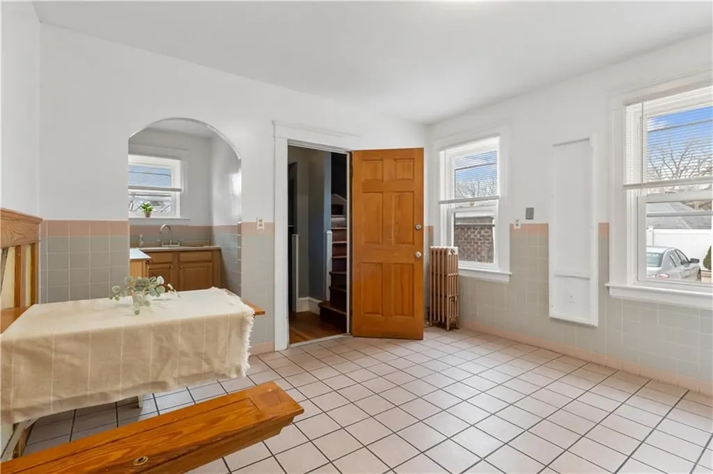 166 168 Narragansett Street Cranston RI 02905