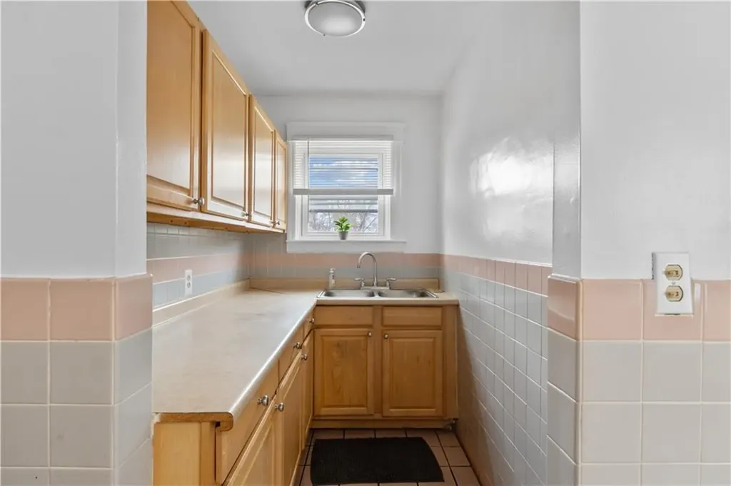 166 168 Narragansett Street Cranston RI 02905
