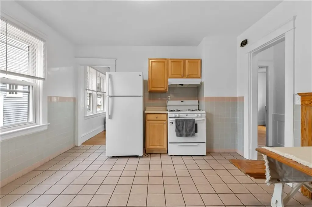 166 168 Narragansett Street Cranston RI 02905