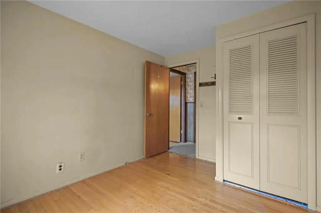 142 Stoneham Drive Woonsocket RI 02895