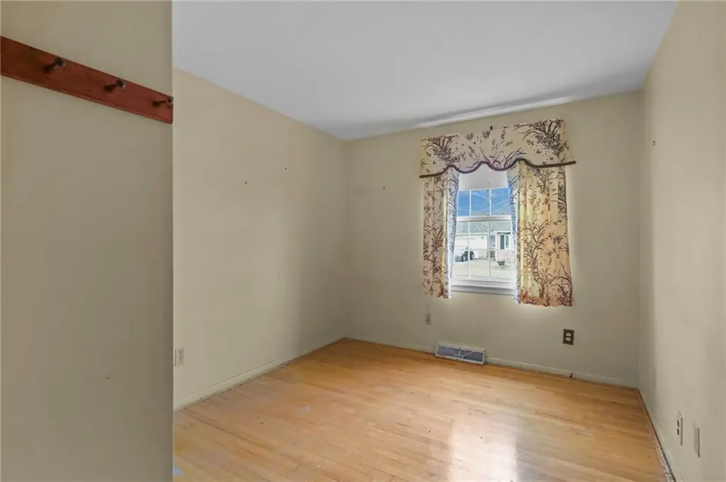 142 Stoneham Drive Woonsocket RI 02895